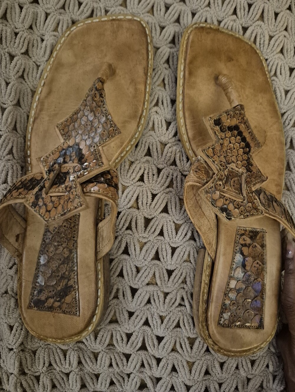 Women’s Tan Leather Toe Thong Sandals with Embossed Snakeskin Accent